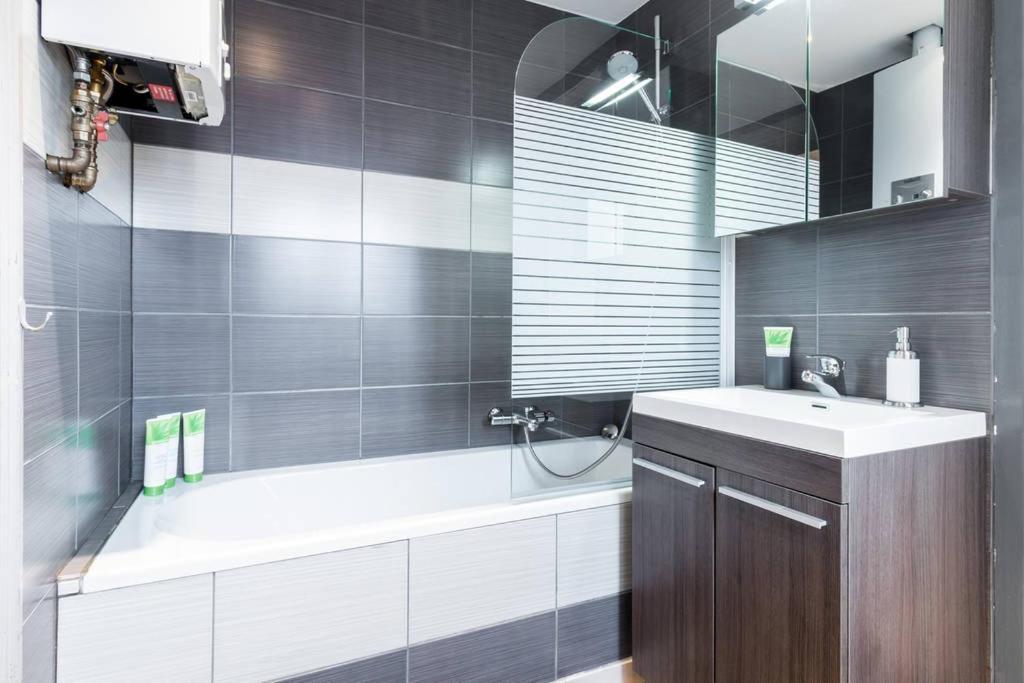 Charmant Appartement Met Zicht Damse Vaart @Brugge Exteriör bild